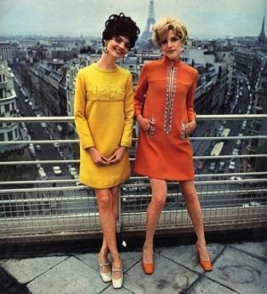 自由にカラフルに個性的に!今、新しい60年代ファッション!|